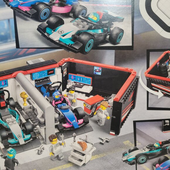 Lego City F1 Garage & Mercedes-AMG & Alpine Cars 60444 - Picture 8 of 11